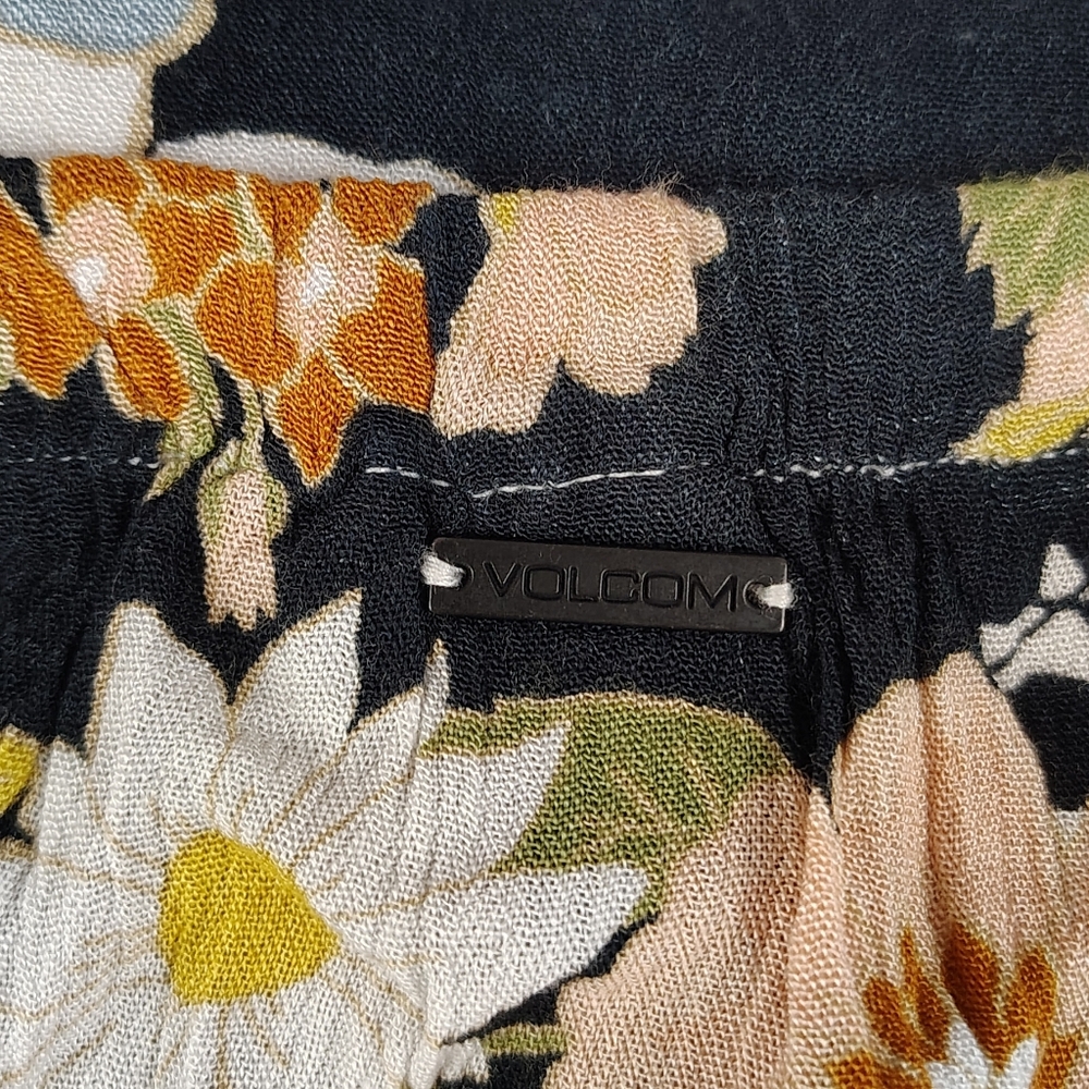 NWT Volcom Stone Of Biscay Floral Mini Skirt Size Woman's XS - Picture 8 of 11